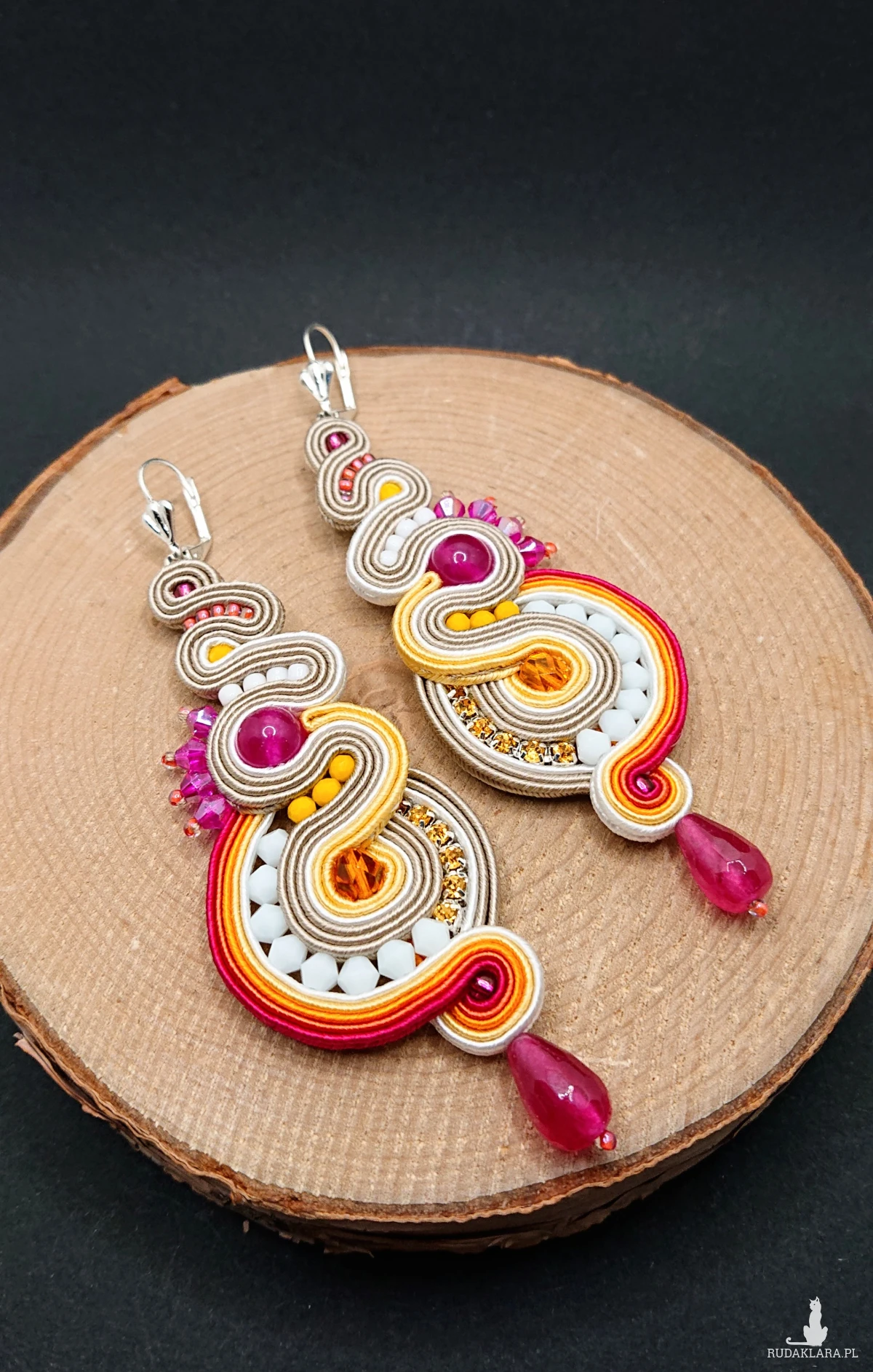 BEŻOWO-KOLOROWE KOLCZYKI SUTASZ Z JADEITAMI